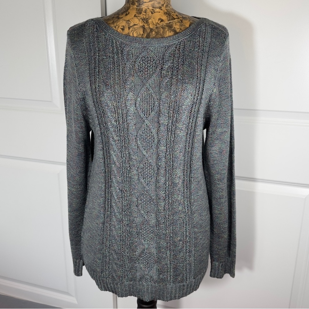 Carolyn Taylor Gray Cable-Knit Scoopneck Sweater